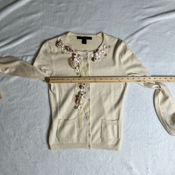 Express Womens Silk Blend Cardigan Size S Cream Pink 3D Floral Cottagecore Fairy - Picture 7 of 7
